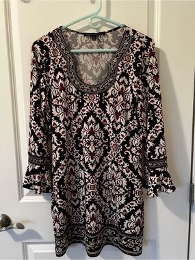 White House Black Market Black and White Printed Tunic with Burgundy Accents